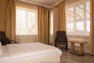 Гостиница Гостевой дом Александр Геленджик Улучшенные двухкомнатные апартаменты-1