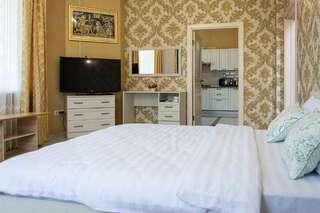 Гостиница Гостевой дом Александр Геленджик Улучшенные двухкомнатные апартаменты-4