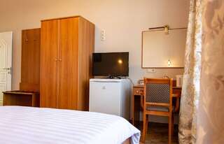 Гостиница Гостевой дом Александр Геленджик Стандартный номер-2